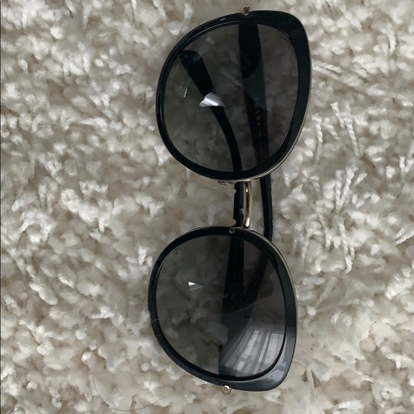 Prada Sunglasses - Brand New - Picture 1 of 2